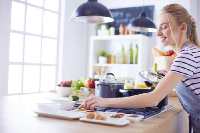 料理や掃除などの家事が得意な女性