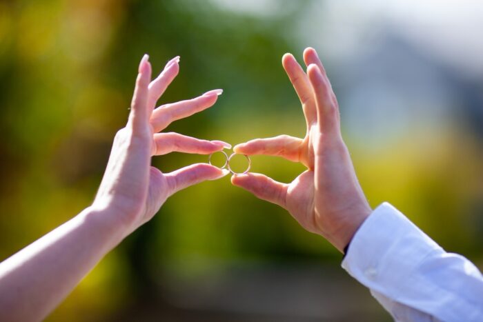 運命の人や結婚時期が的中する先生の特徴は？当たる占い師の見極め方