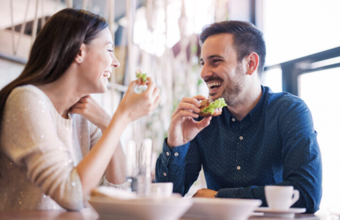 夜以外でも休日の昼間に会ったりデートしたりする