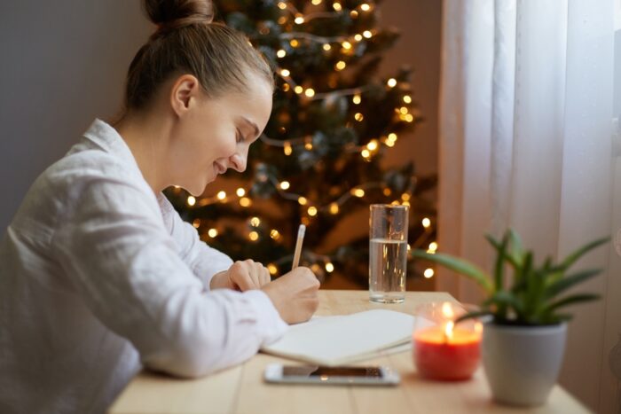 彼女からの手紙に泣いた！例文付きで感動するラブレターのポイントを解説