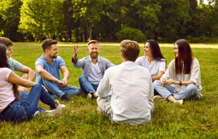 多くの人と出会い、視野を広げる